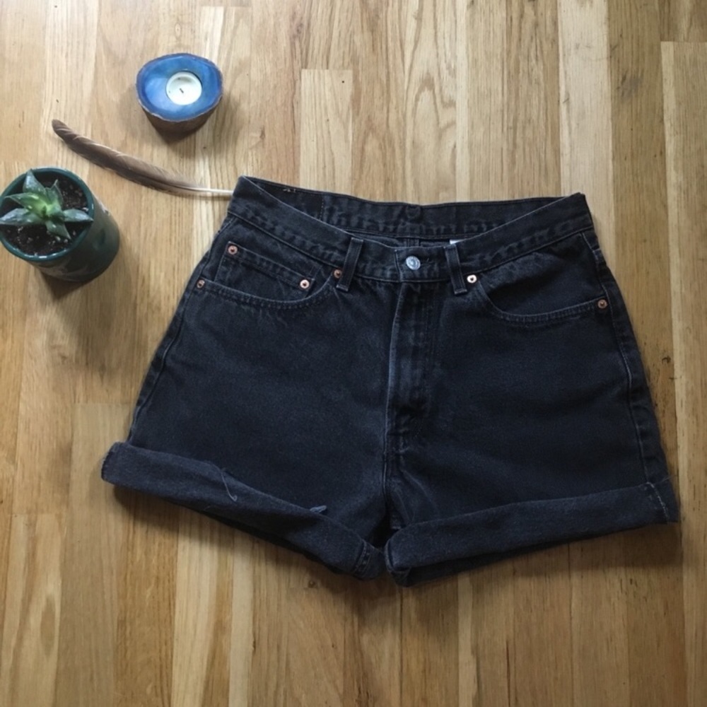 High waisted Levi’s denim shorts black ❗️SOLD❗️